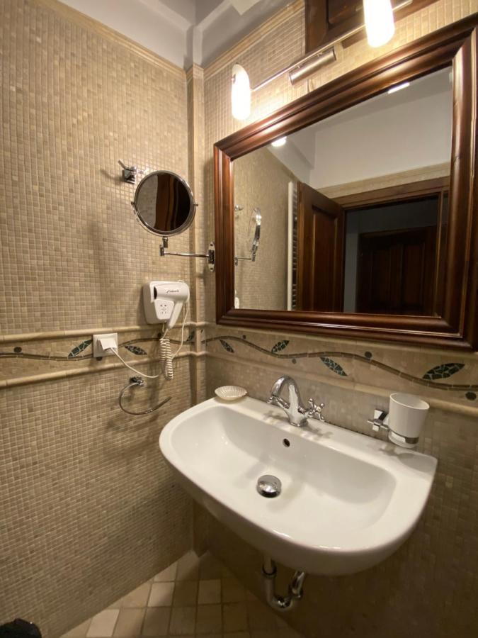Boutique Hotel Muzaka Berat Exterior photo