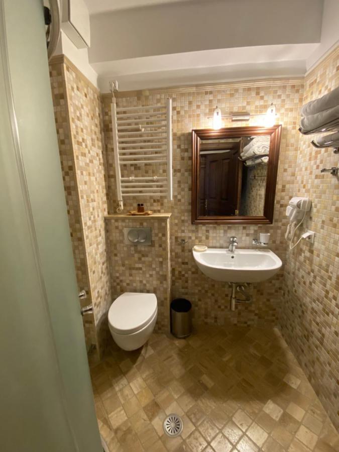 Boutique Hotel Muzaka Berat Exterior photo