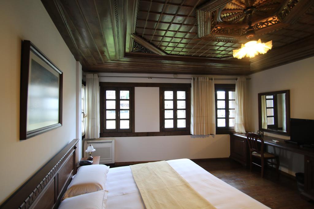 Boutique Hotel Muzaka Berat Exterior photo