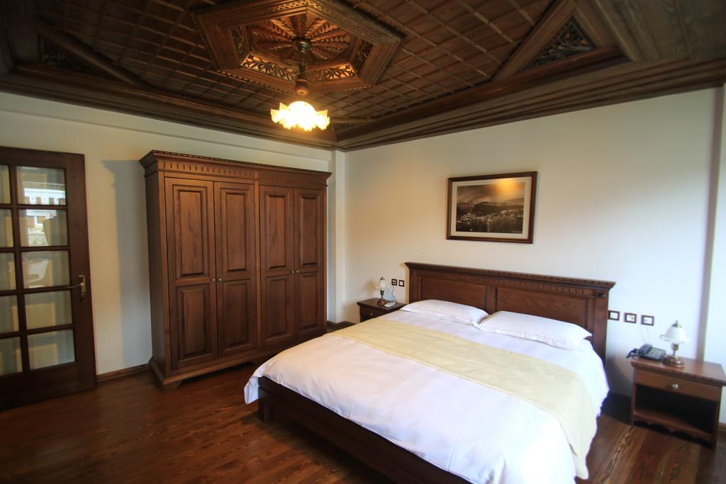 Boutique Hotel Muzaka Berat Exterior photo