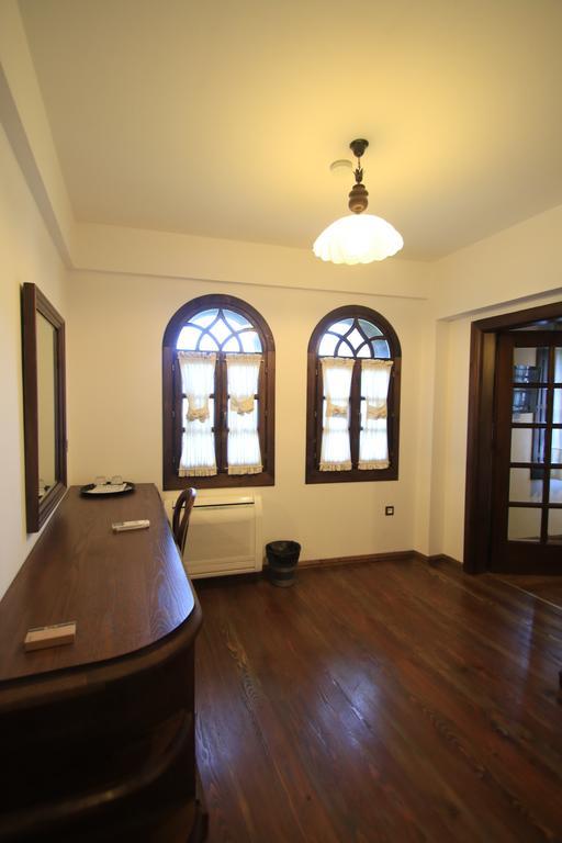 Boutique Hotel Muzaka Berat Exterior photo